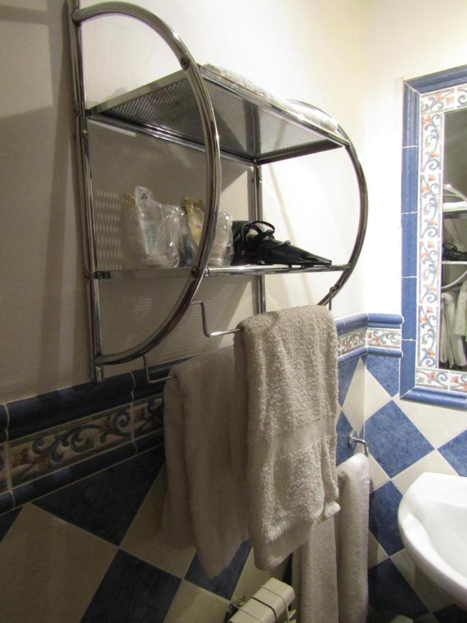 Hostal Paquita Allepuz Exteriör bild