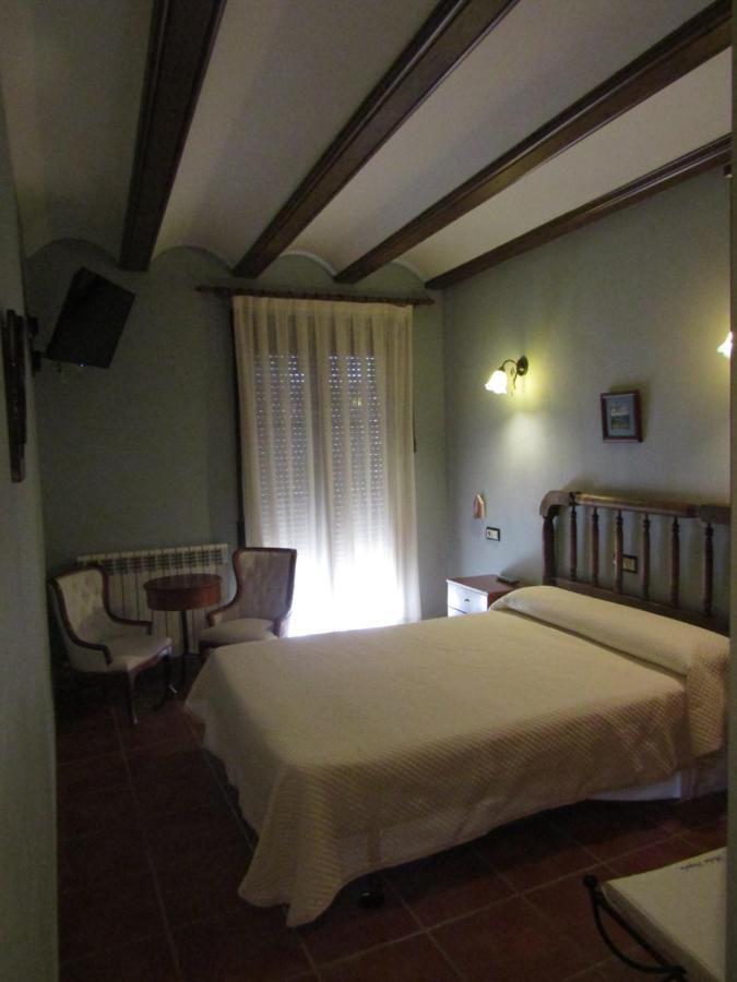 Hostal Paquita Allepuz Exteriör bild